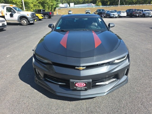 2017 Chevrolet Camaro 2LT photo 2