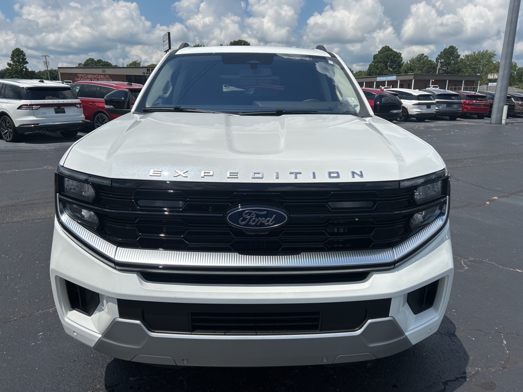 2025 Ford Expedition Platinum MAX photo 2