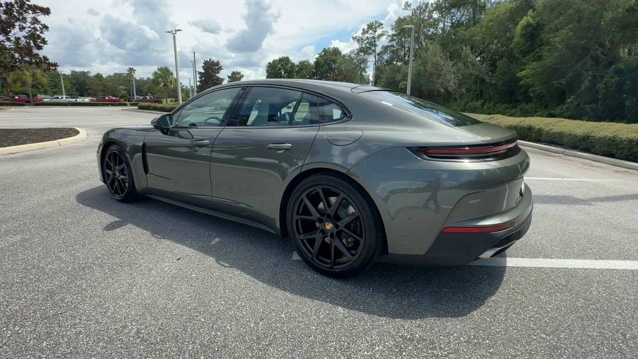 2025 Porsche Panamera E-Hybrid 4 photo 6