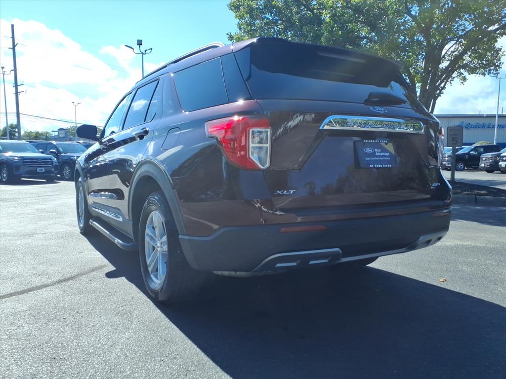 2022 Ford Explorer XLT photo 2