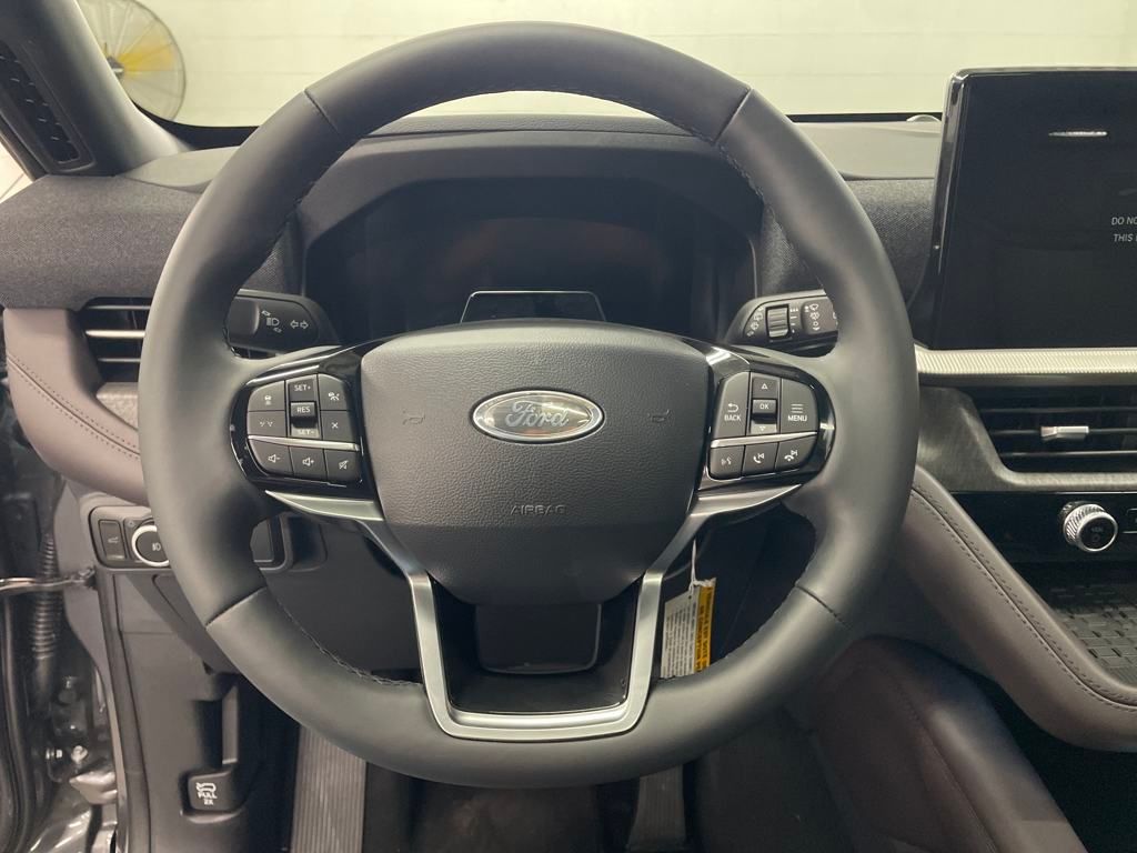 2025 Ford Explorer Platinum photo 13