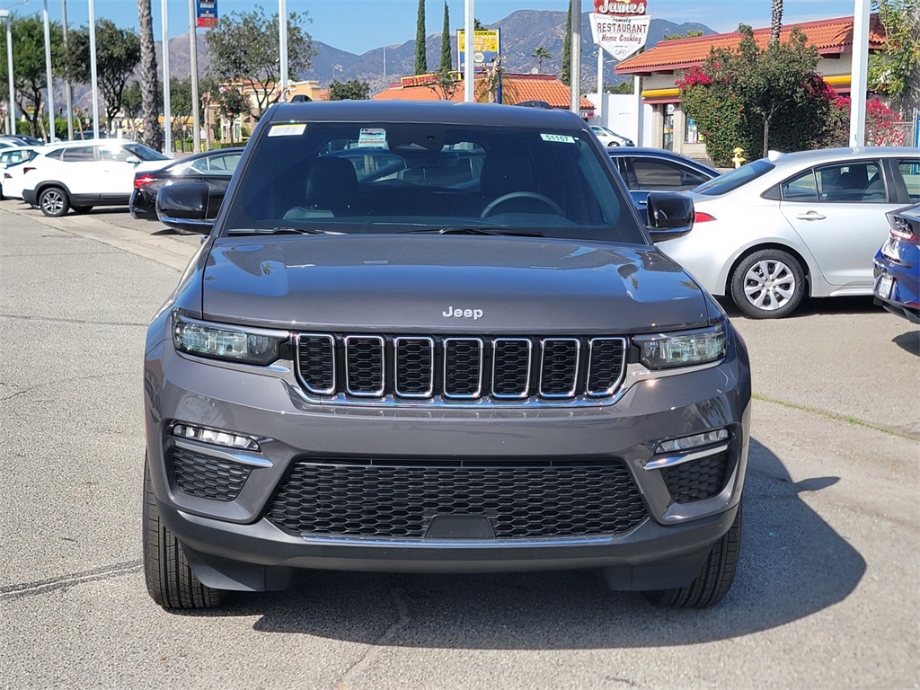 2025 Jeep Grand Cherokee Limited photo 2