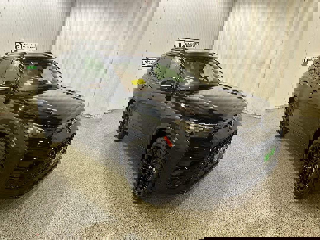 2026 Volkswagen Tiguan SE R-LINE BLACK's photo