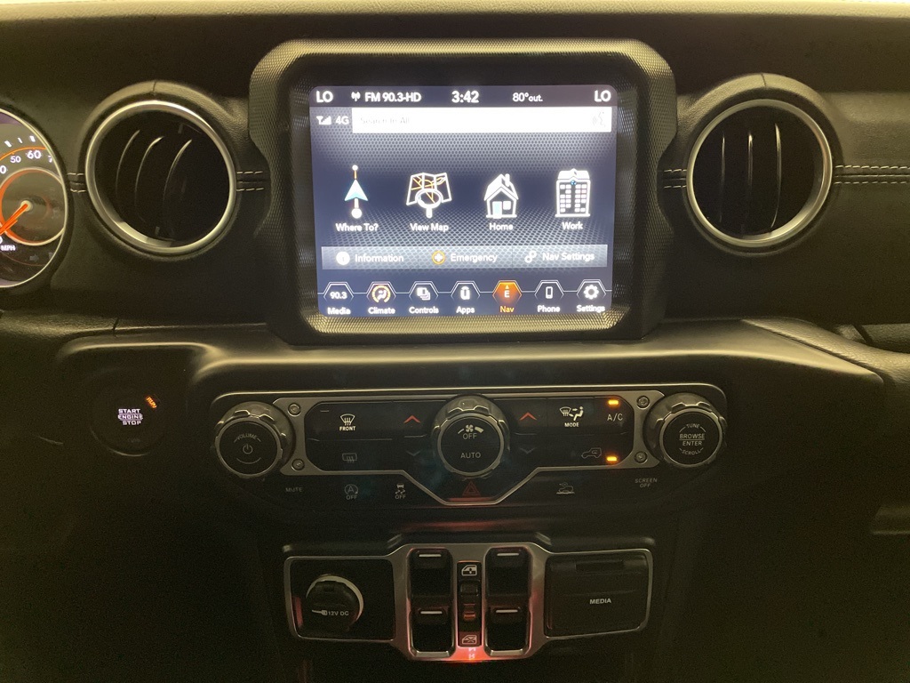 2022 Jeep Wrangler Unlimited Sahara photo 13