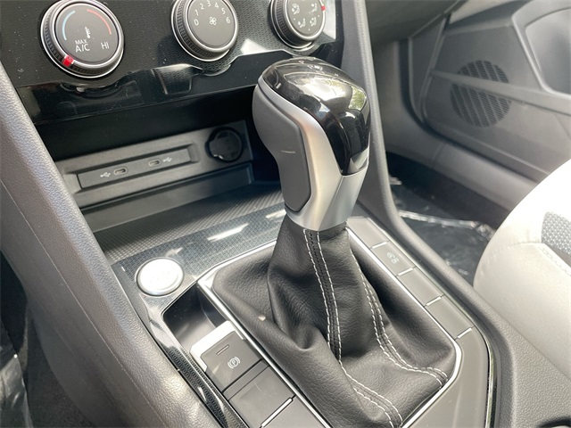 2025 Volkswagen Taos S photo 34