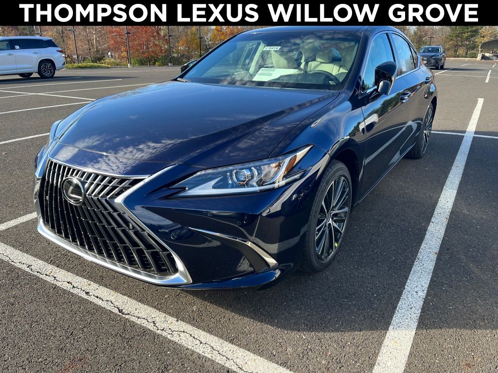 2025 Lexus ES 350's photo