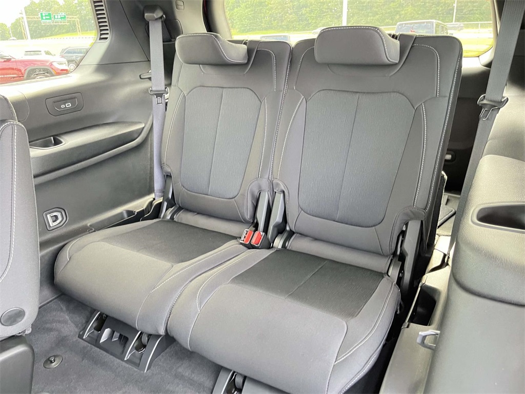 2025 Jeep Grand Cherokee Laredo X photo 19