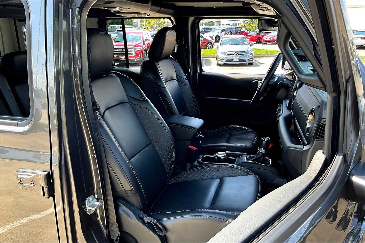 2020 Jeep Wrangler Unlimited Sahara High Altitude photo 7
