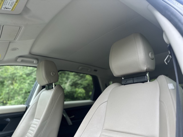 2021 Land Rover Discovery Sport S photo 11