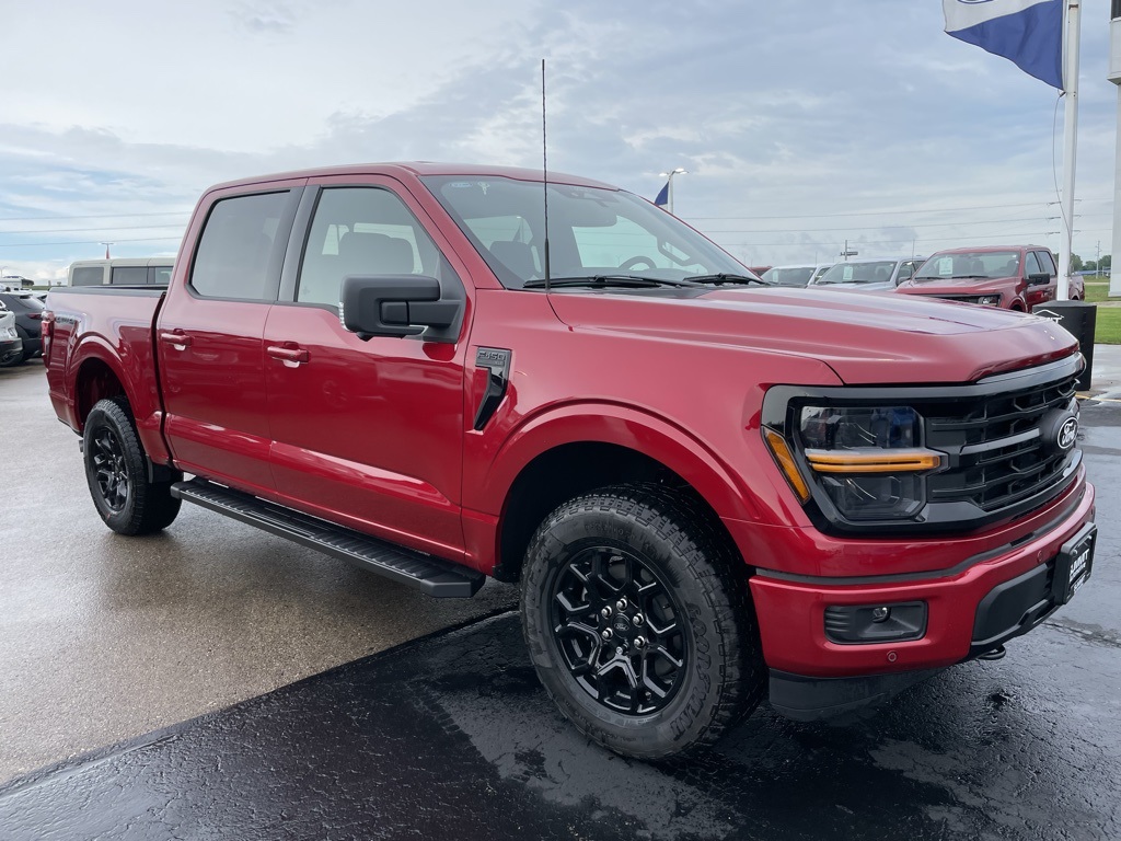 2025 Ford F-150 XLT photo 2