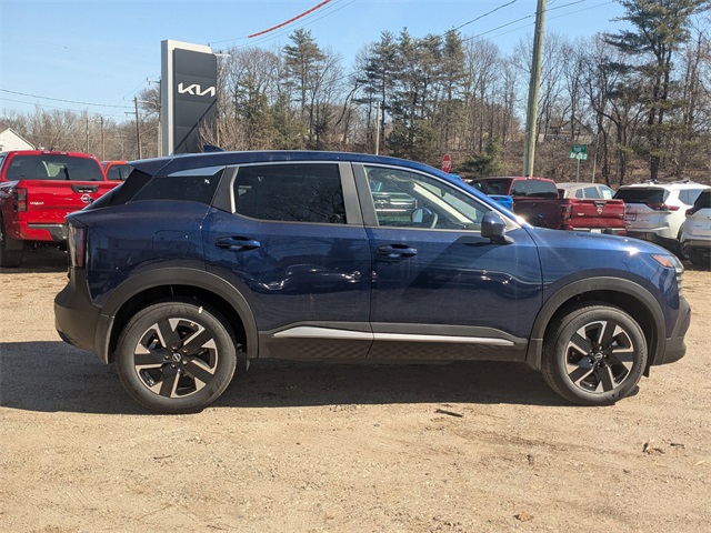 2025 Nissan Kicks SV photo 2