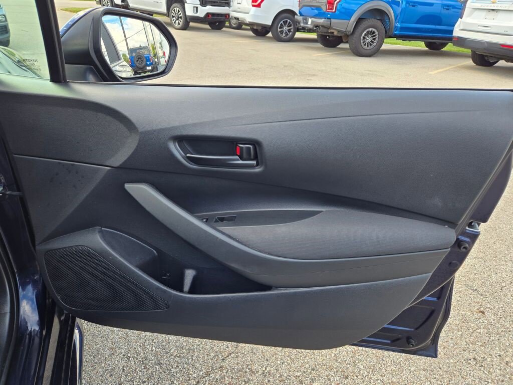 2023 Toyota Corolla LE photo 6