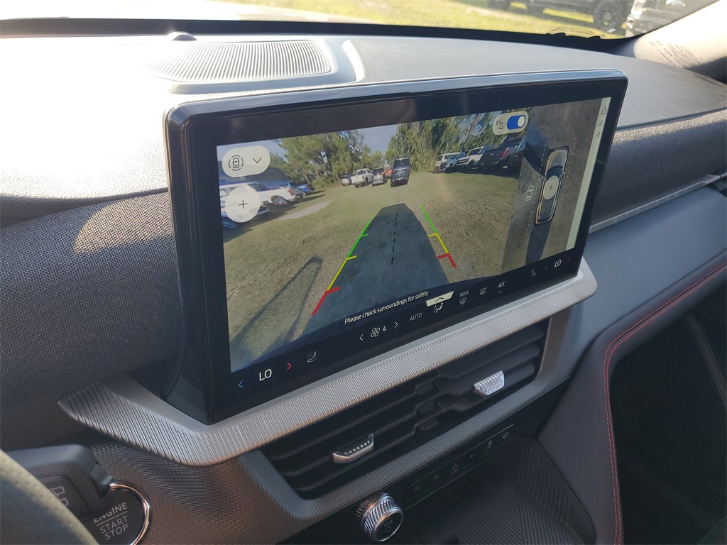 2025 Ford Explorer ST-Line photo 13