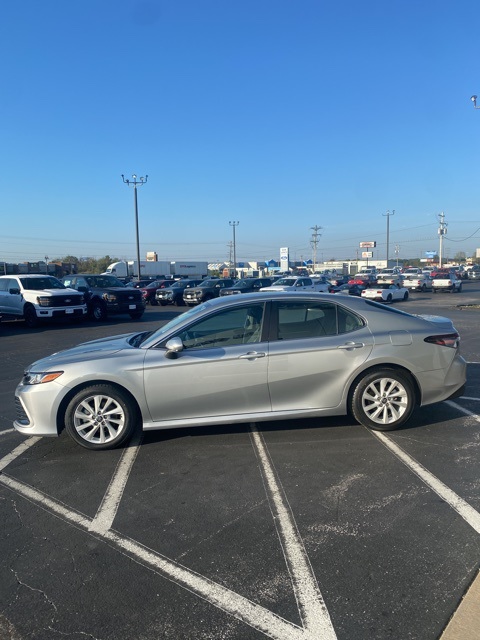 2024 Toyota Camry LE photo 4