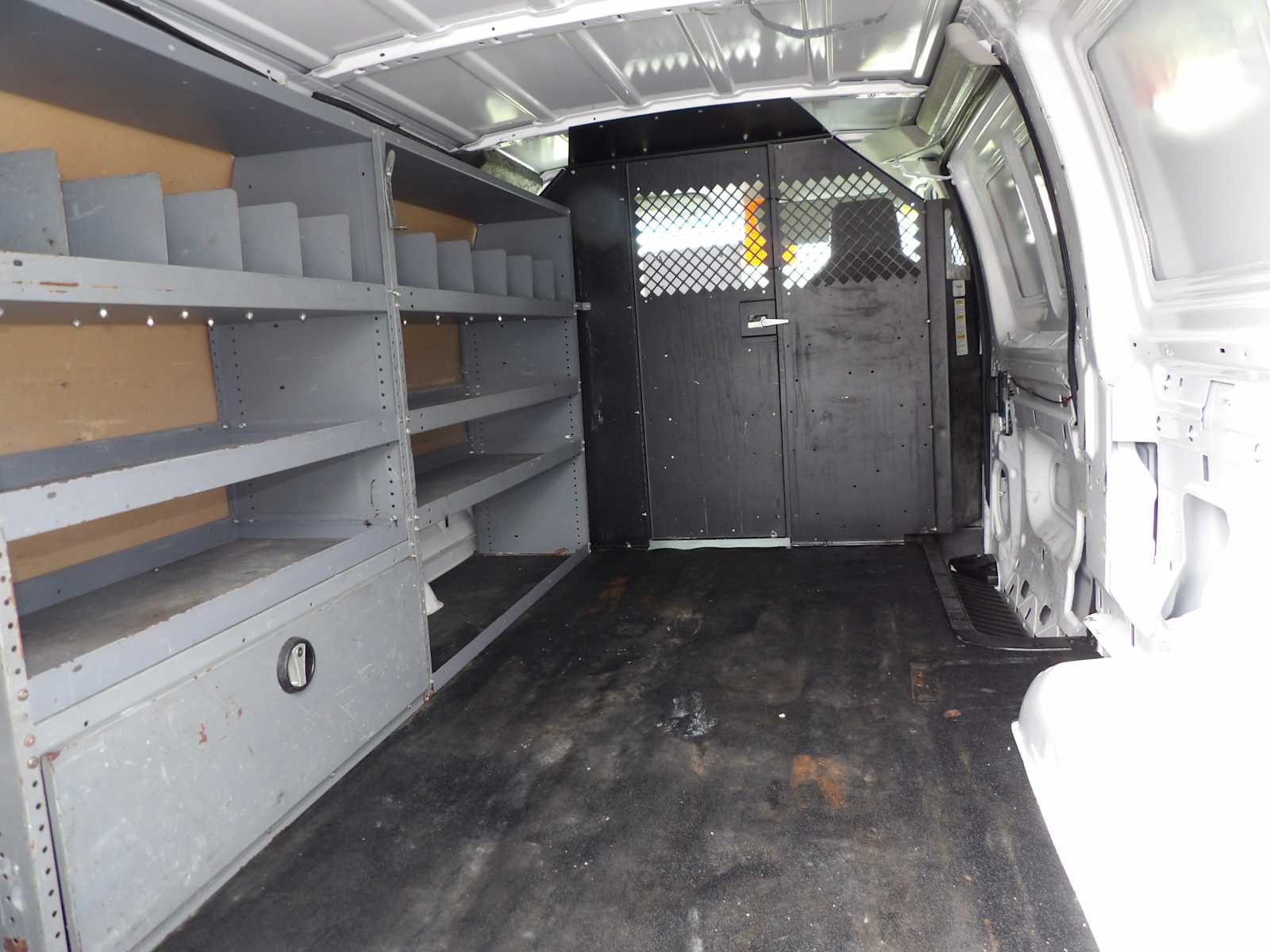 2014 Ford E-150 photo 17