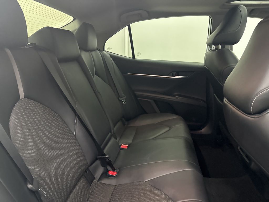 2022 Toyota Camry Hybrid XSE photo 21