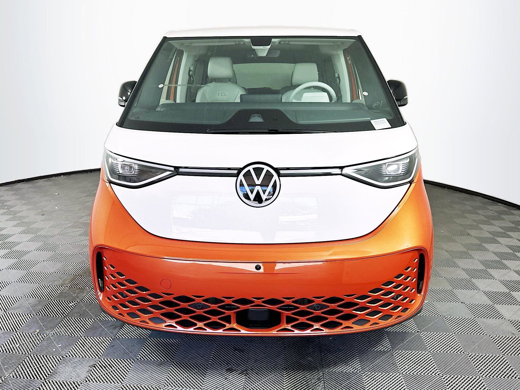 2025 Volkswagen ID. Buzz photo 2