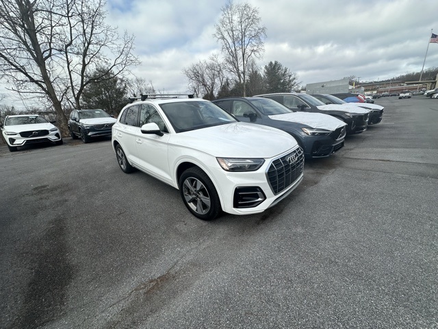 2023 Audi Q5 Premium Plus's photo