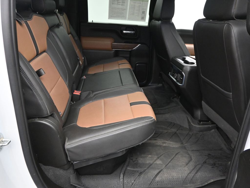 2022 Chevrolet Silverado 3500HD High Country photo 5