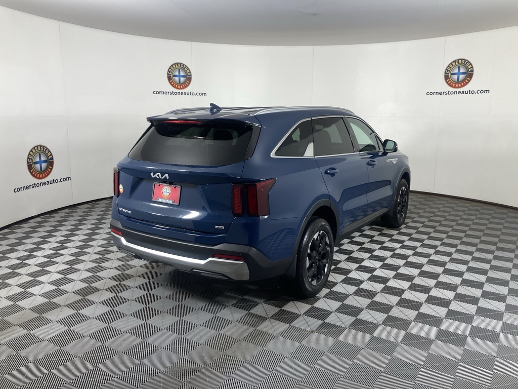 2025 Kia Sorento S photo 9