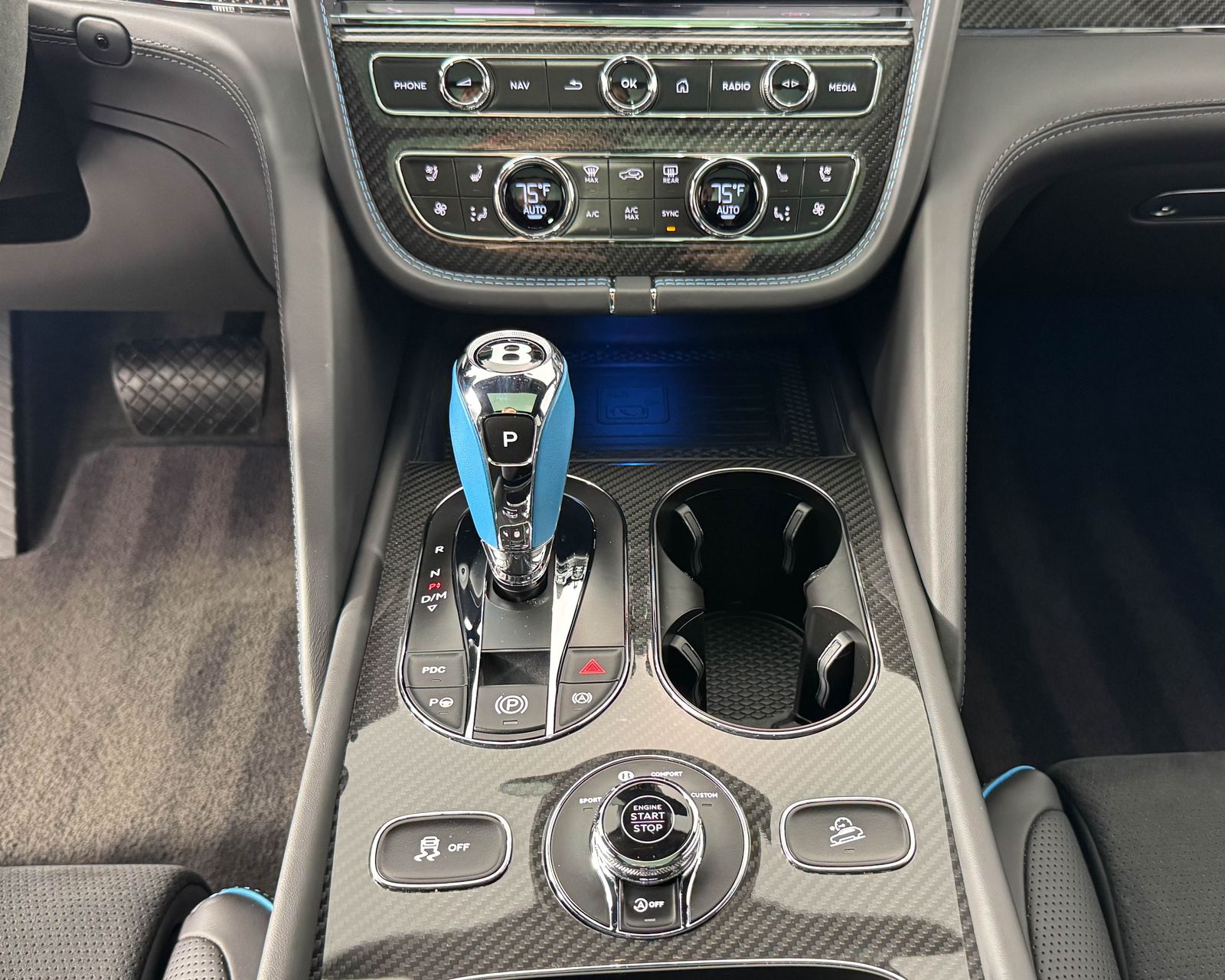 2023 Bentley Bentayga V8 photo 20