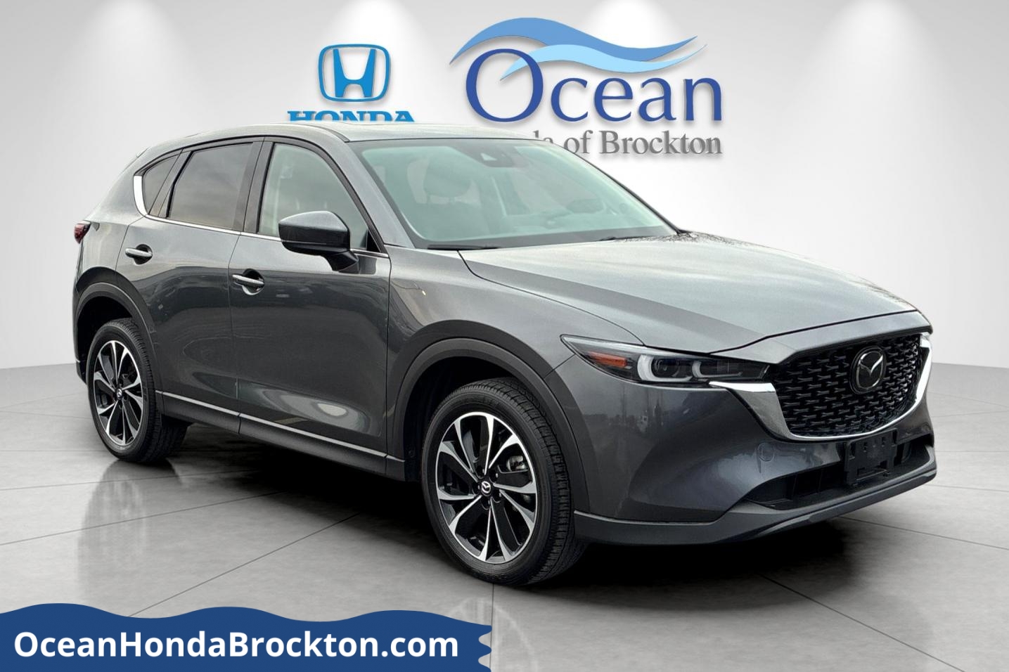 2023 Mazda CX-5 S Premium package's photo