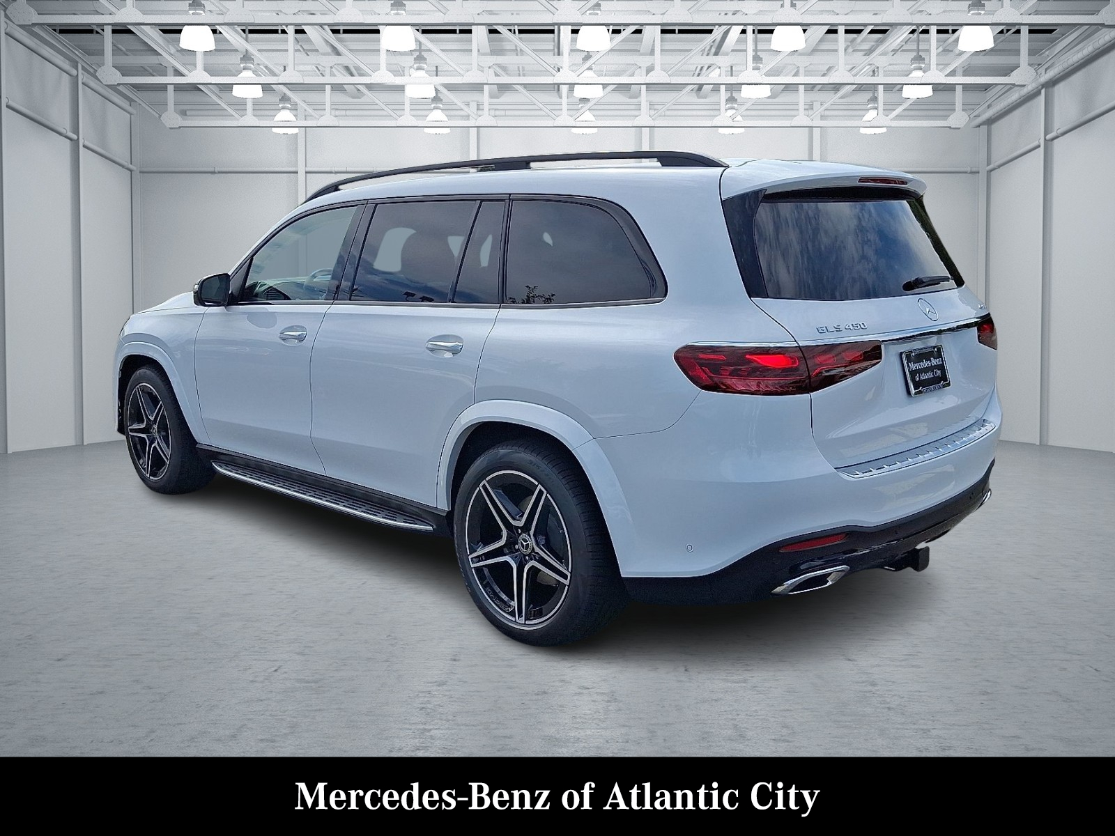 2026 Mercedes Benz GLS 450 4MATIC photo 3