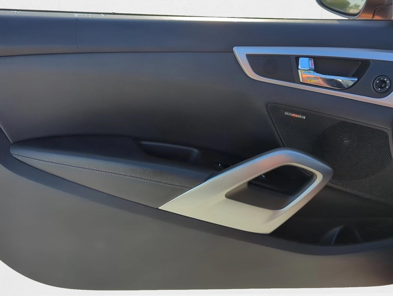 2015 Hyundai Veloster RE:FLEX Edition photo 9