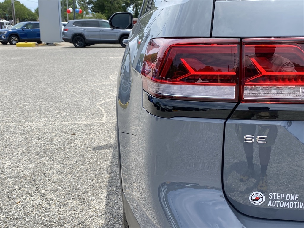 2025 Volkswagen Atlas Peak Edition SE photo 10