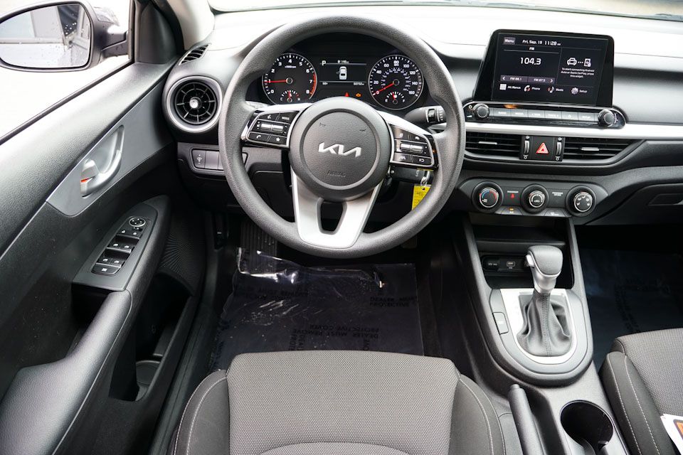 2023 Kia Forte LXS photo 18