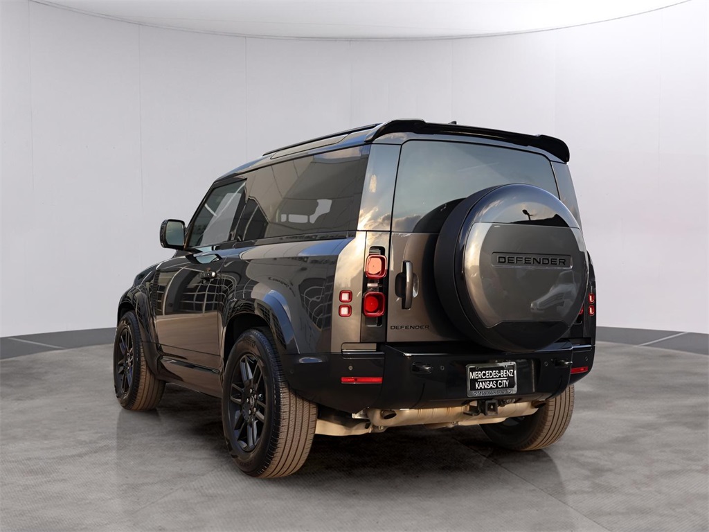 2024 Land Rover Defender 90 X-Dynamic SE photo 3