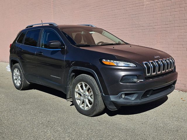 2017 Jeep Cherokee Latitude photo 2