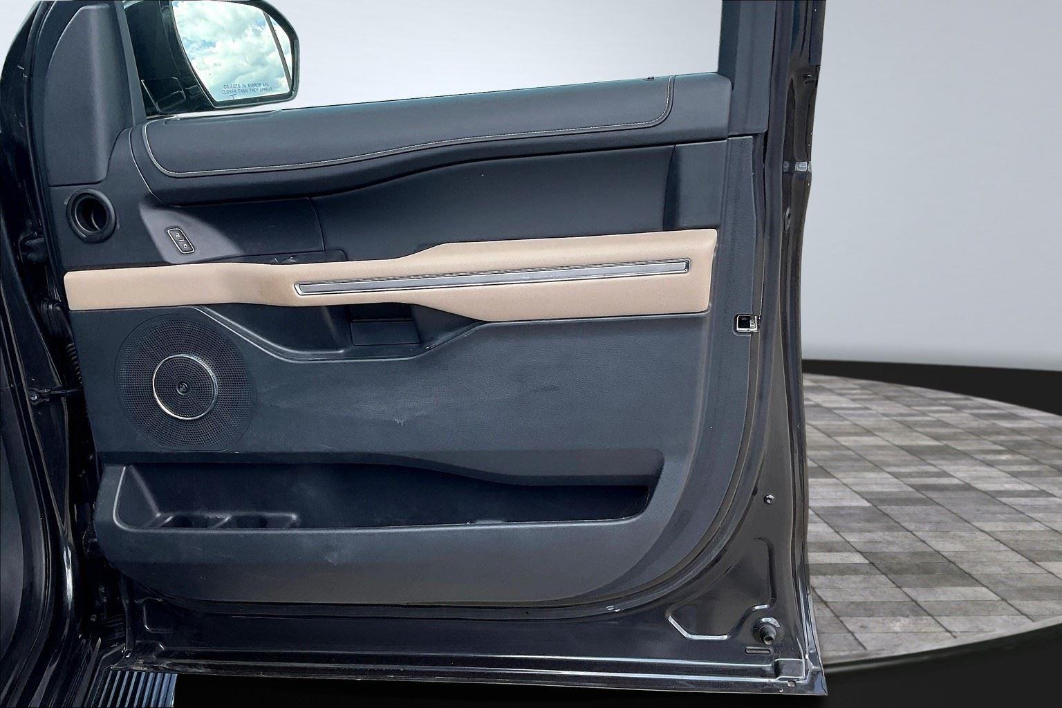 2023 Ford Expedition Limited photo 23