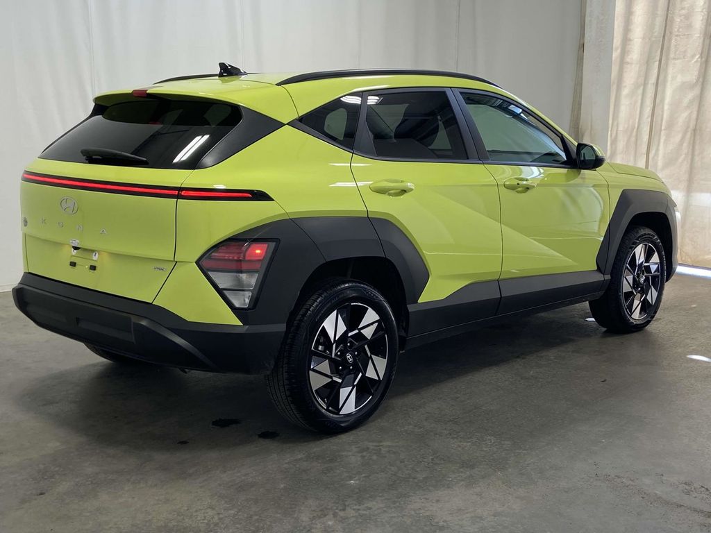 2024 Hyundai Kona SEL photo 3