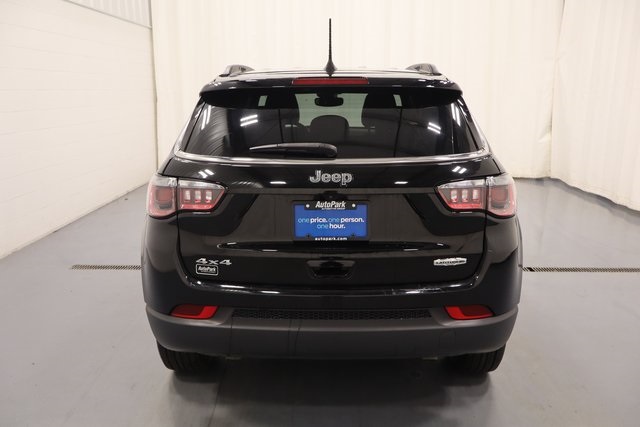 2023 Jeep Compass Latitude Lux photo 7