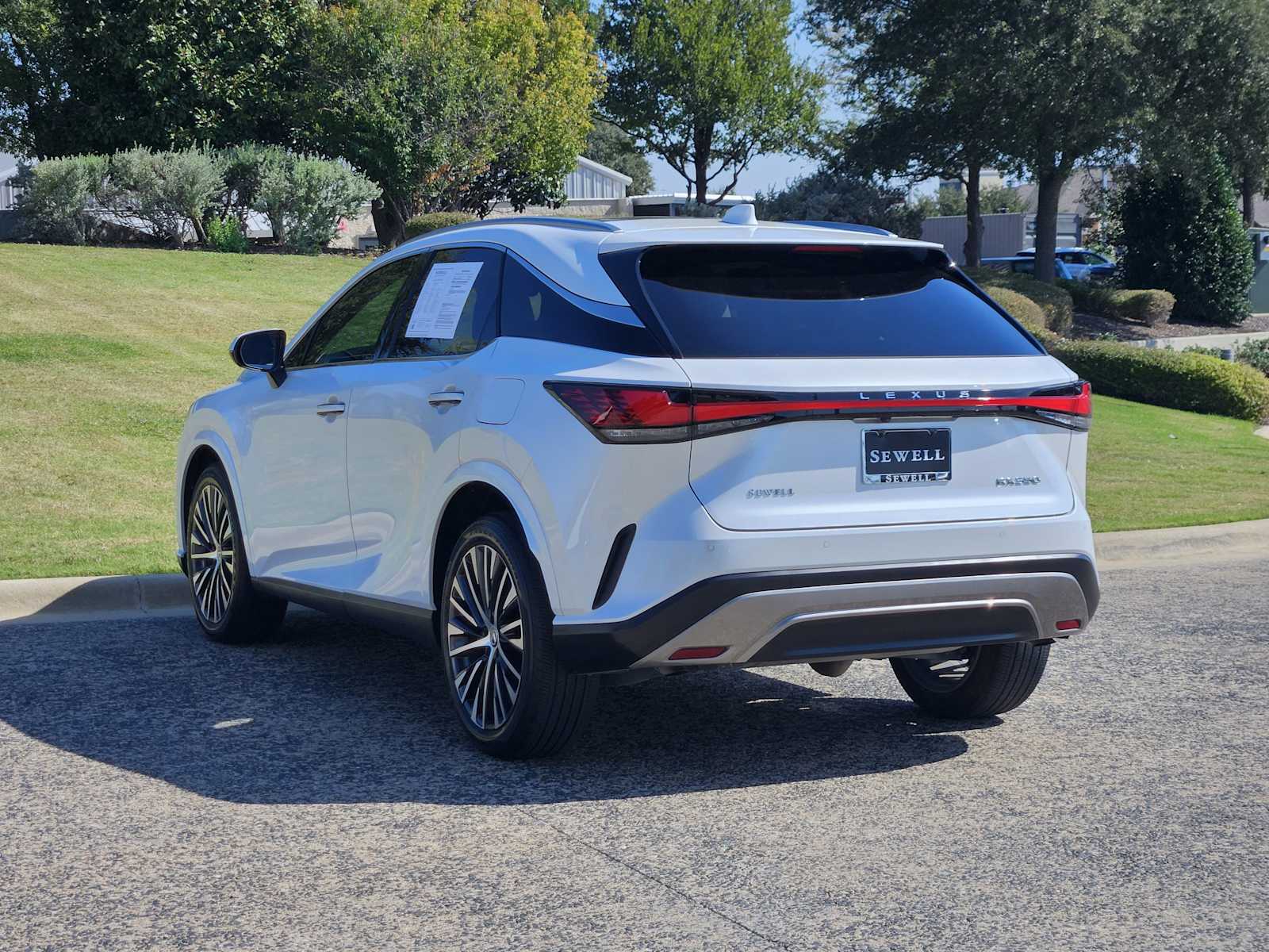 2023 Lexus RX Premium photo 3