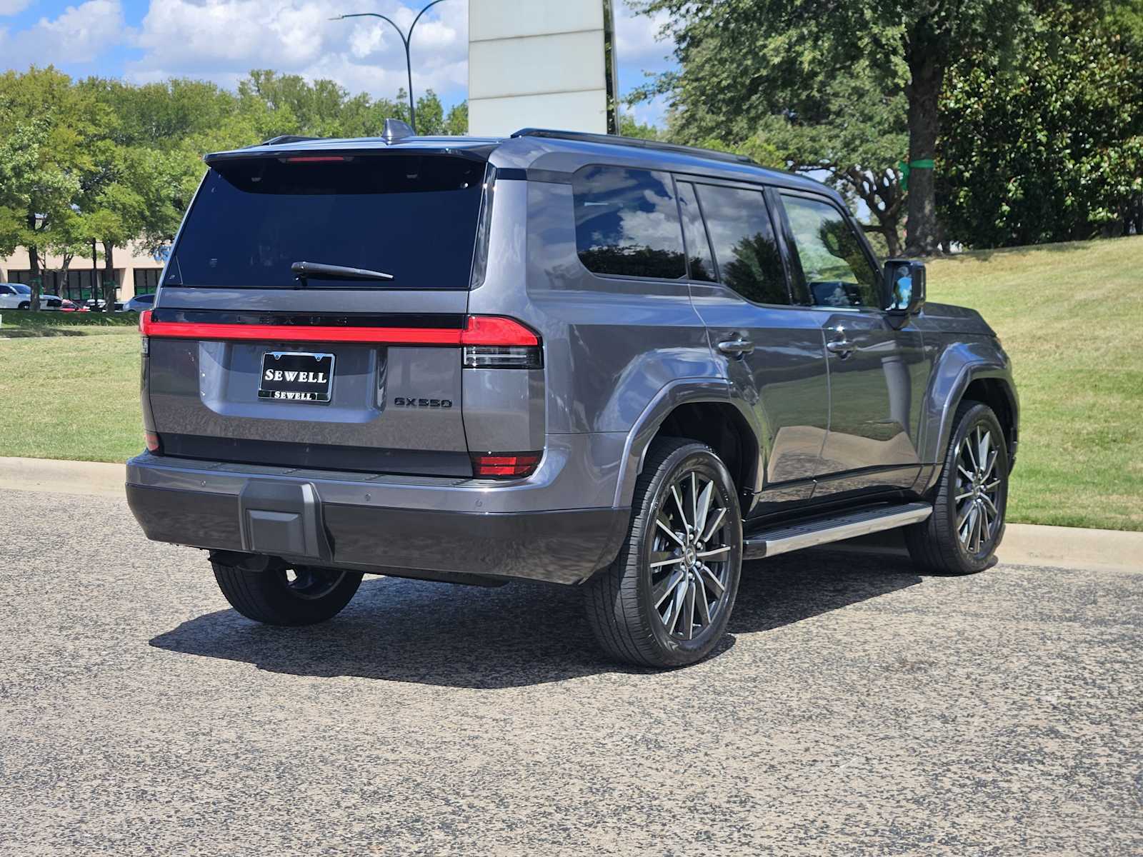 2025 Lexus GX 550 Luxury photo 4