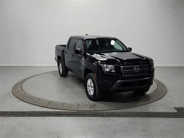 2022 Nissan Frontier SV's photo
