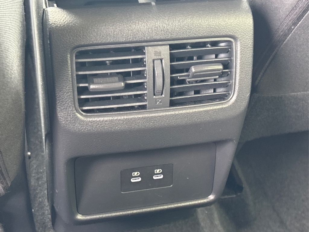 2025 Nissan Rogue SV photo 28
