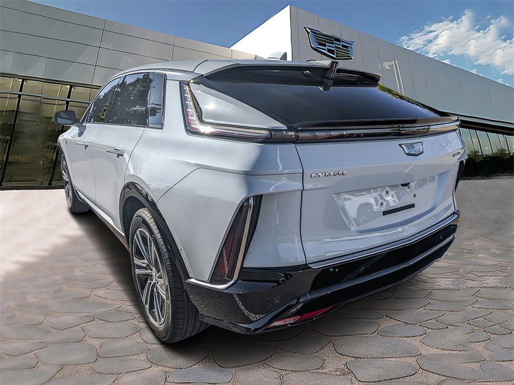 2026 Cadillac Lyriq Luxury photo 3