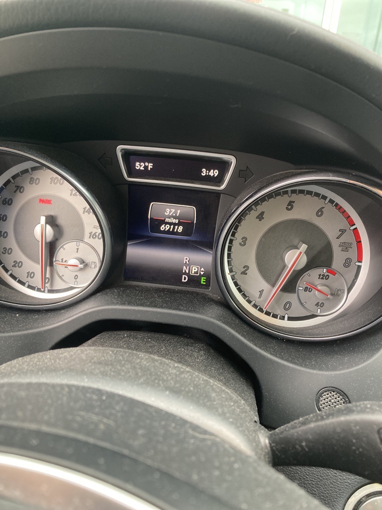 2015 Mercedes Benz GLA 250 4MATIC photo 3