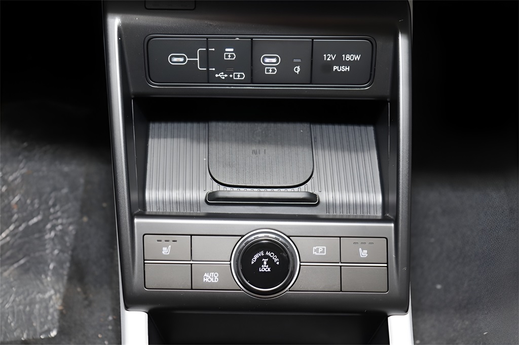 2025 Hyundai Kona SEL photo 14