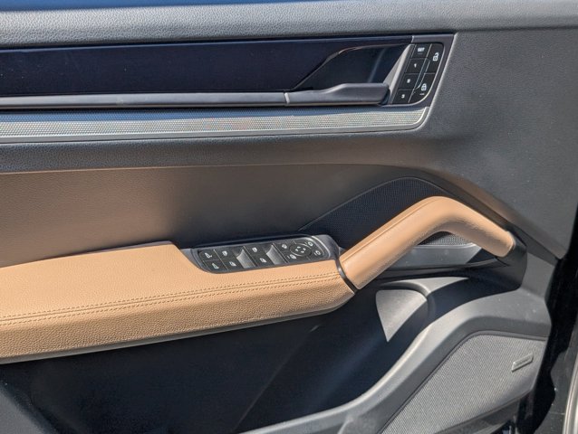 2024 Porsche Cayenne photo 17