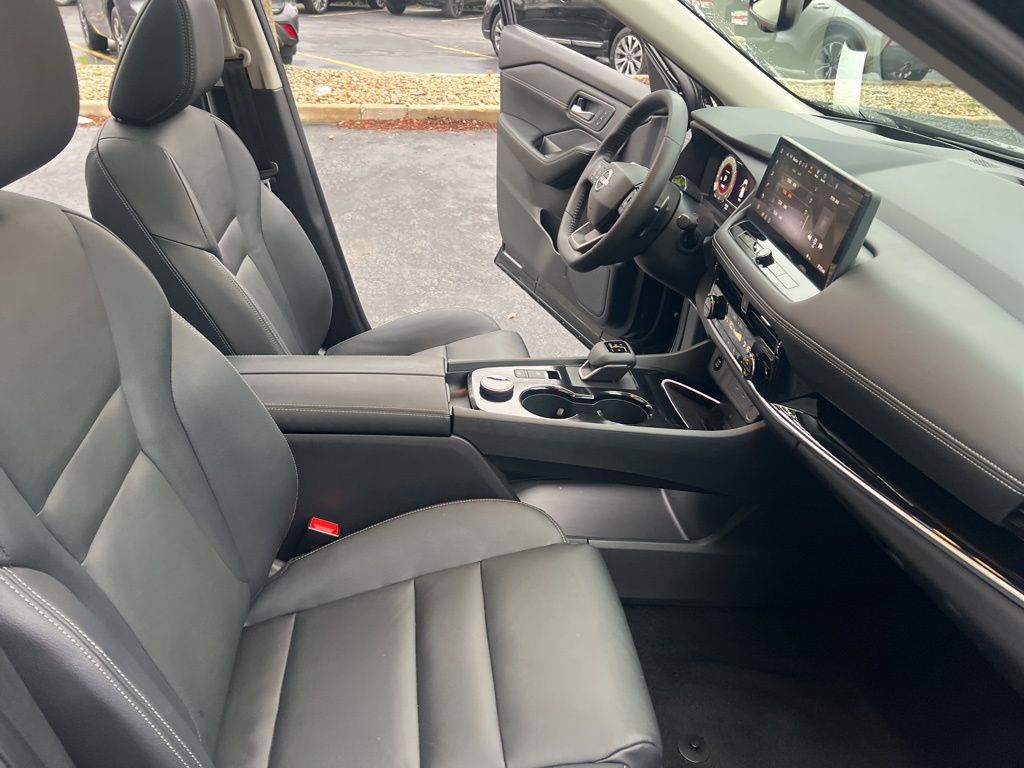 2025 Nissan Rogue SL photo 19