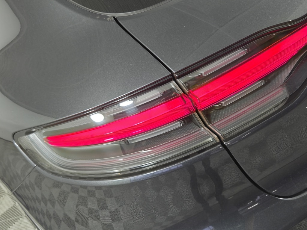2021 Porsche Macan S photo 7