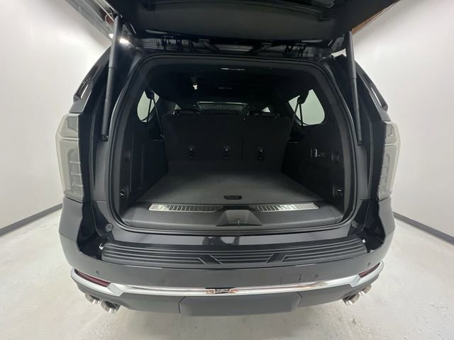 2025 Chevrolet Suburban Premier photo 25