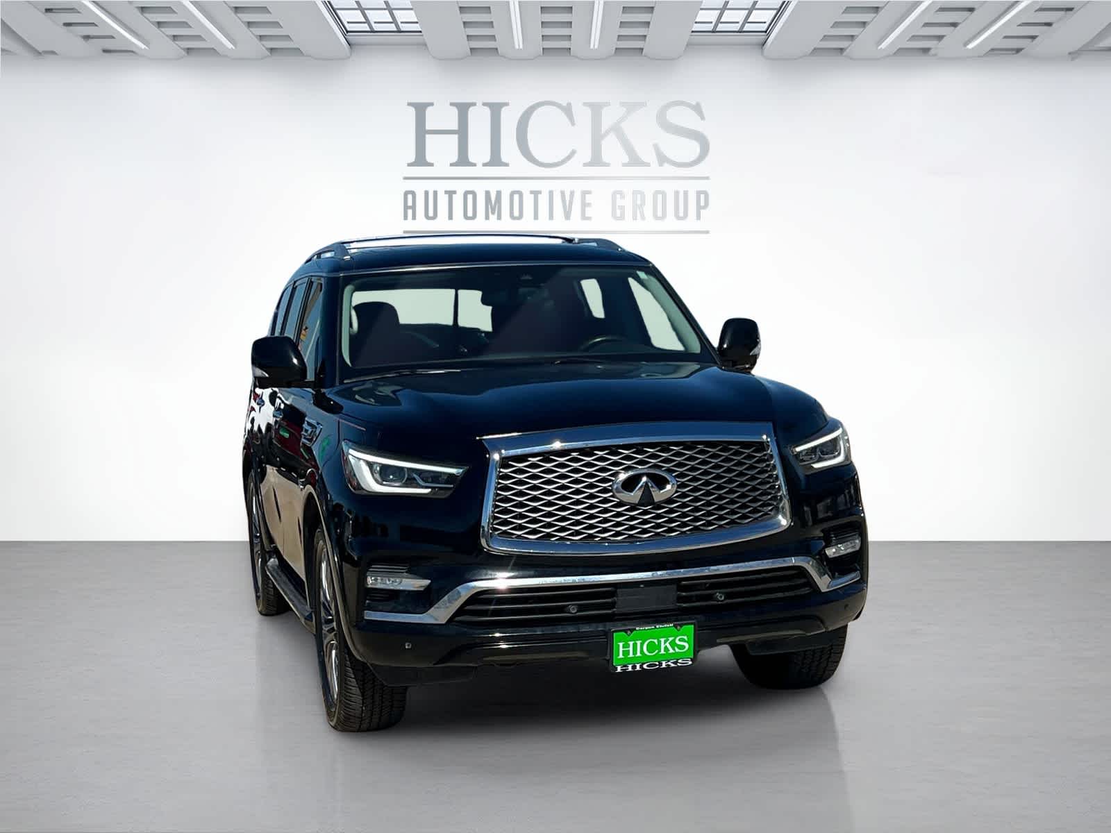 2019 Infiniti QX80 Luxe photo 2