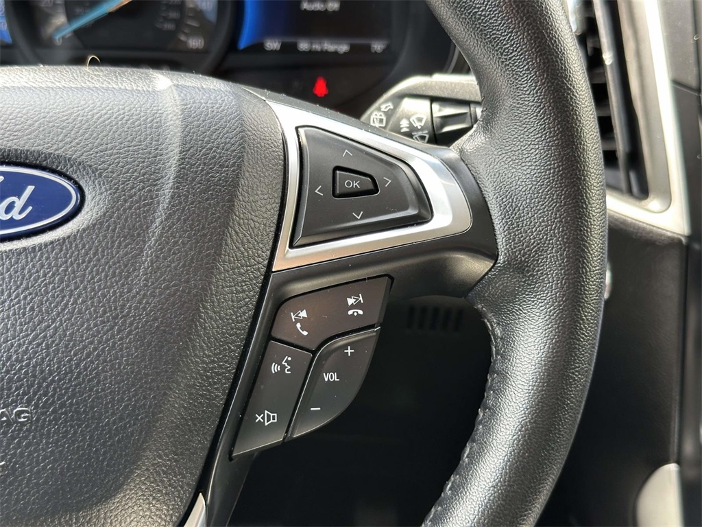 2024 Ford Edge SEL photo 9