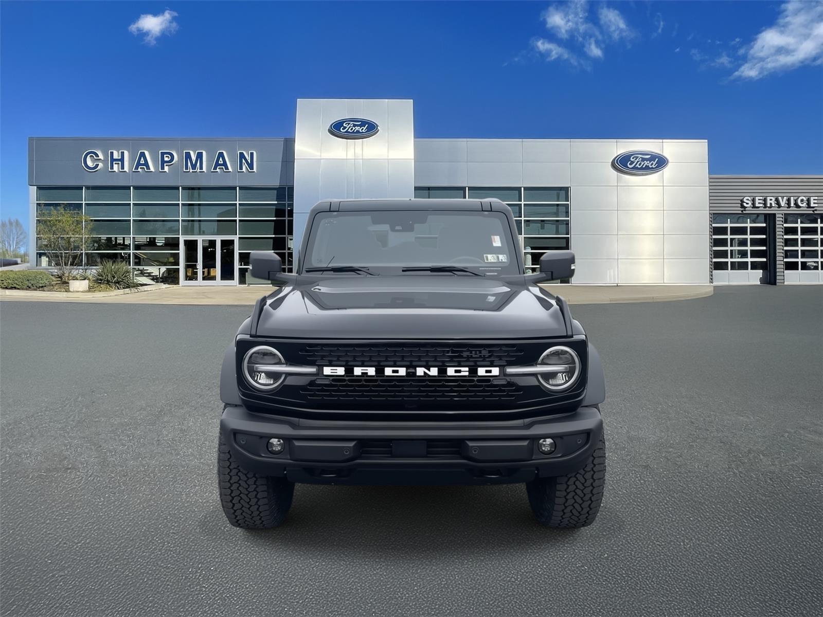 2025 Ford Bronco Outer Banks photo 2
