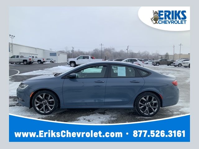 2015 Chrysler 200 S's photo